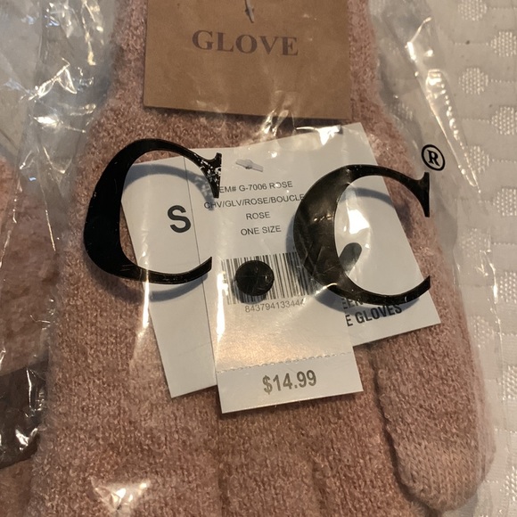 CC pompom hat and matching gloves - Picture 3 of 5